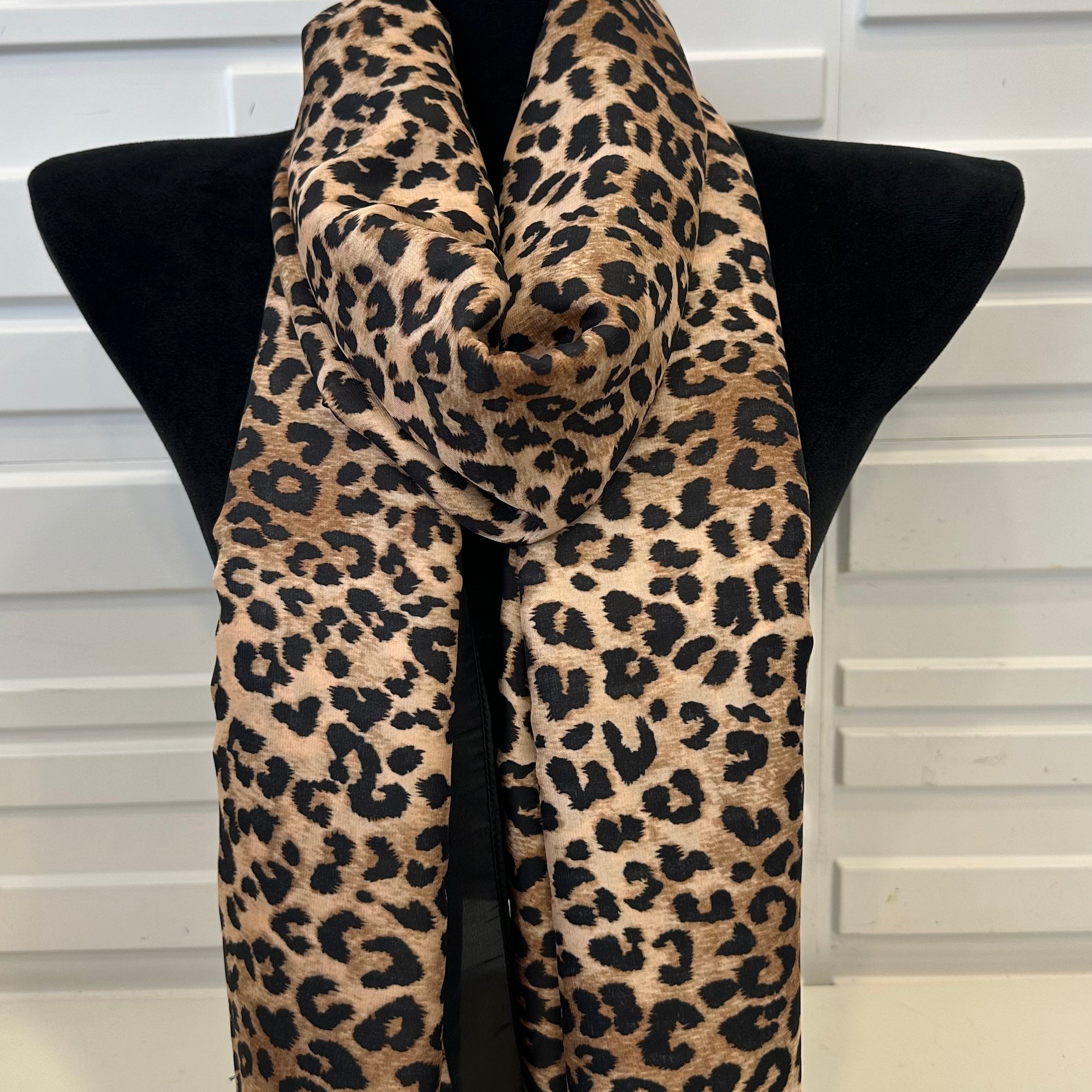 “Lou” Silk Feel Scarf