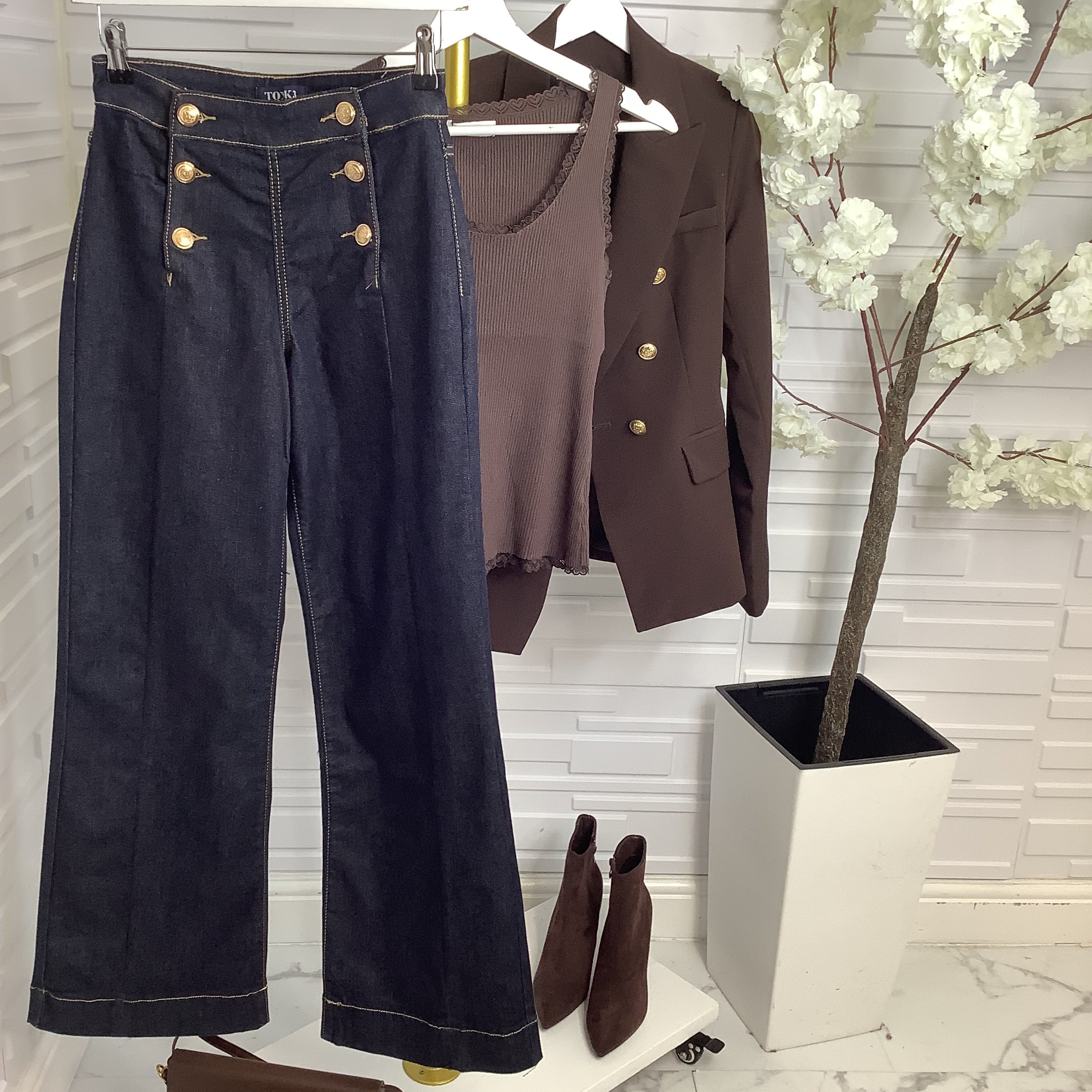 Toxic Gold Button Flare Jean (recommend to size down)