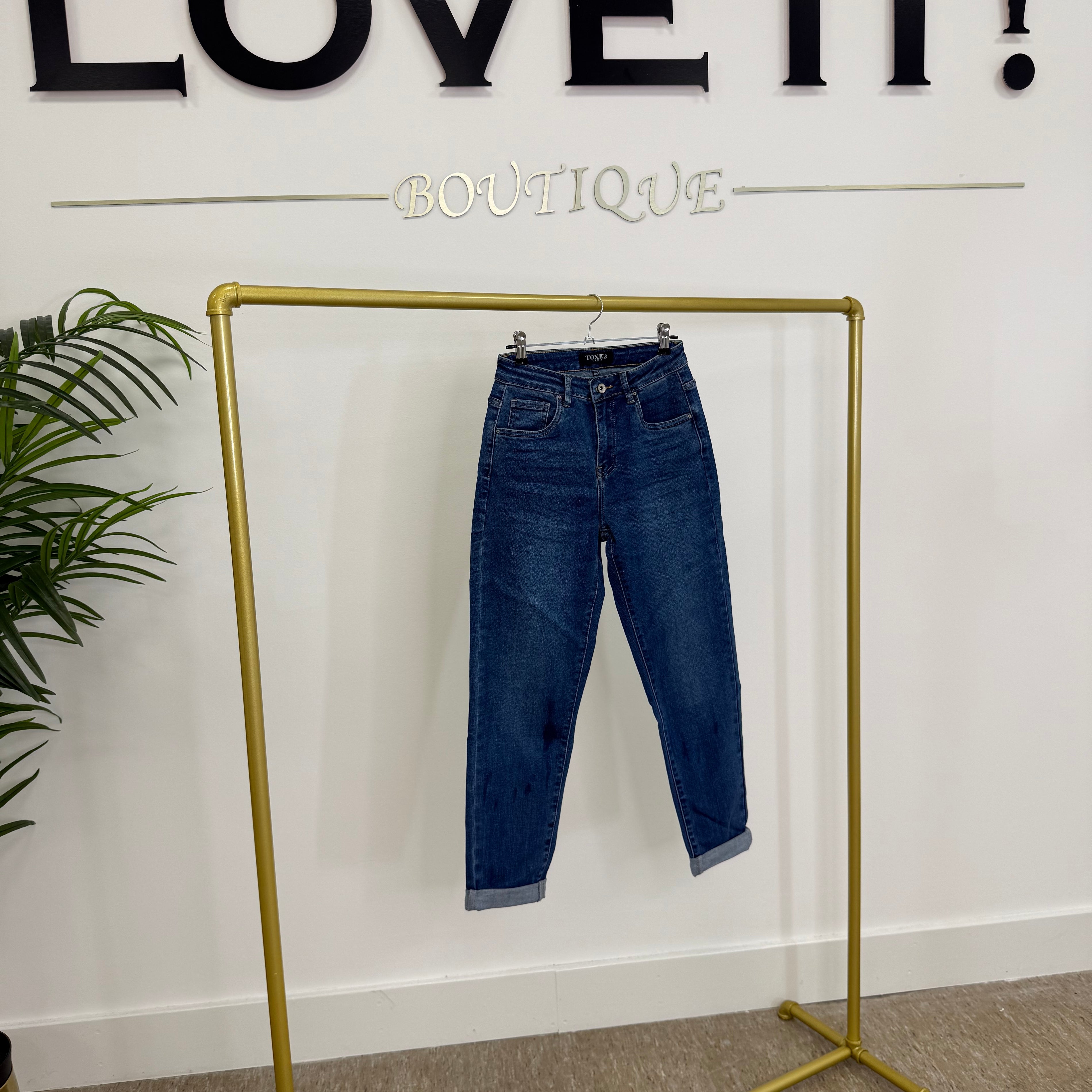 Toxic Boyfriend Jeans (recommend size down)