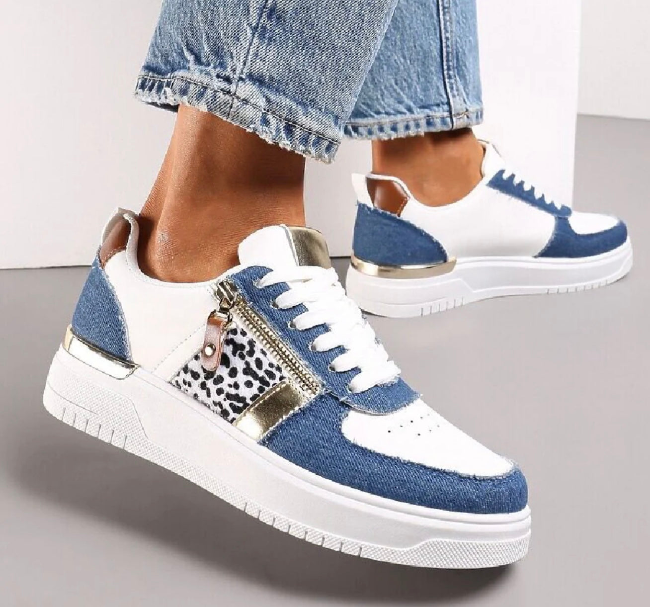“Bianca” Blue & White Trainer