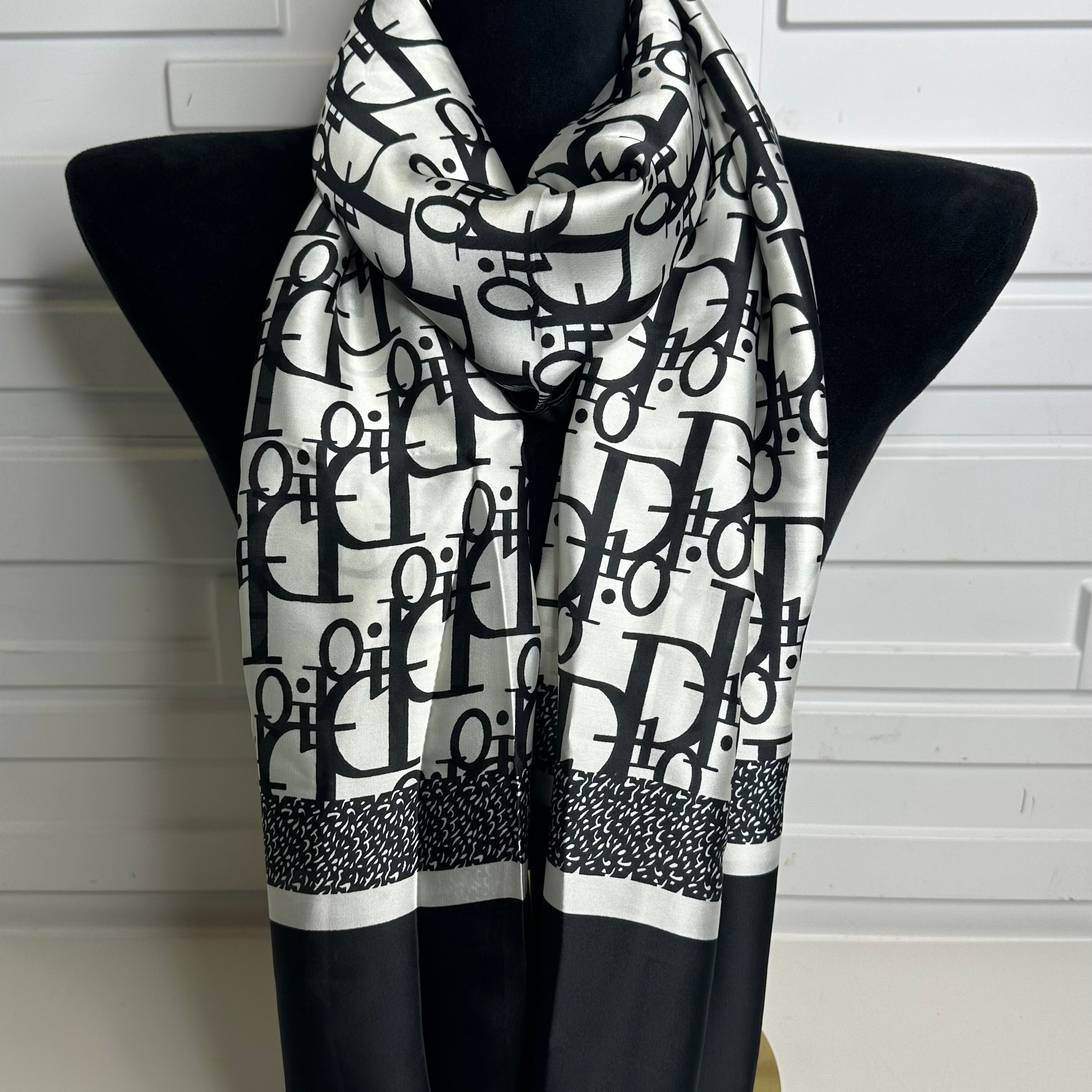 “Dee” Silk Feel Scarf