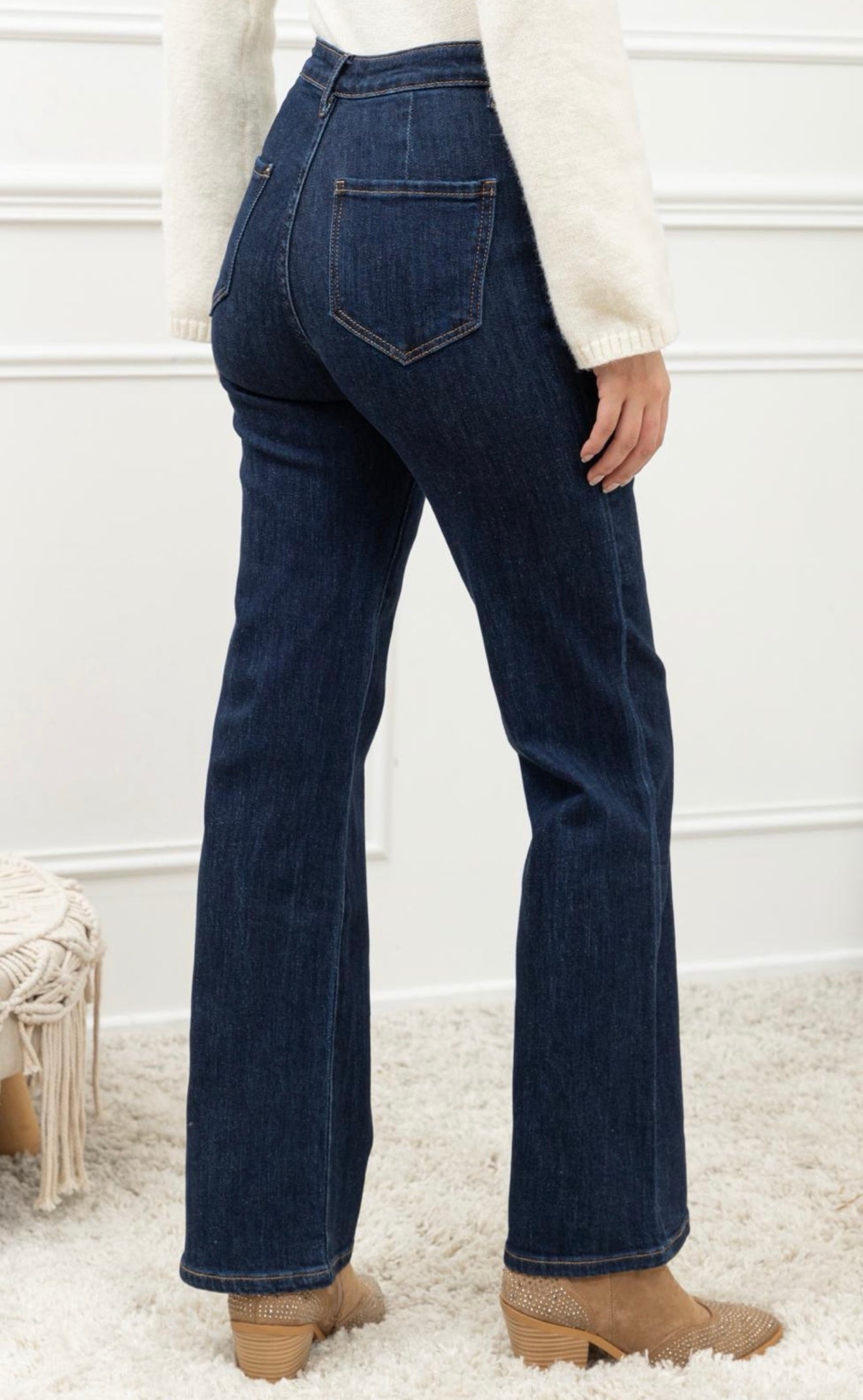 Dark Wide Leg Jeans with Patch Pockets (size down)