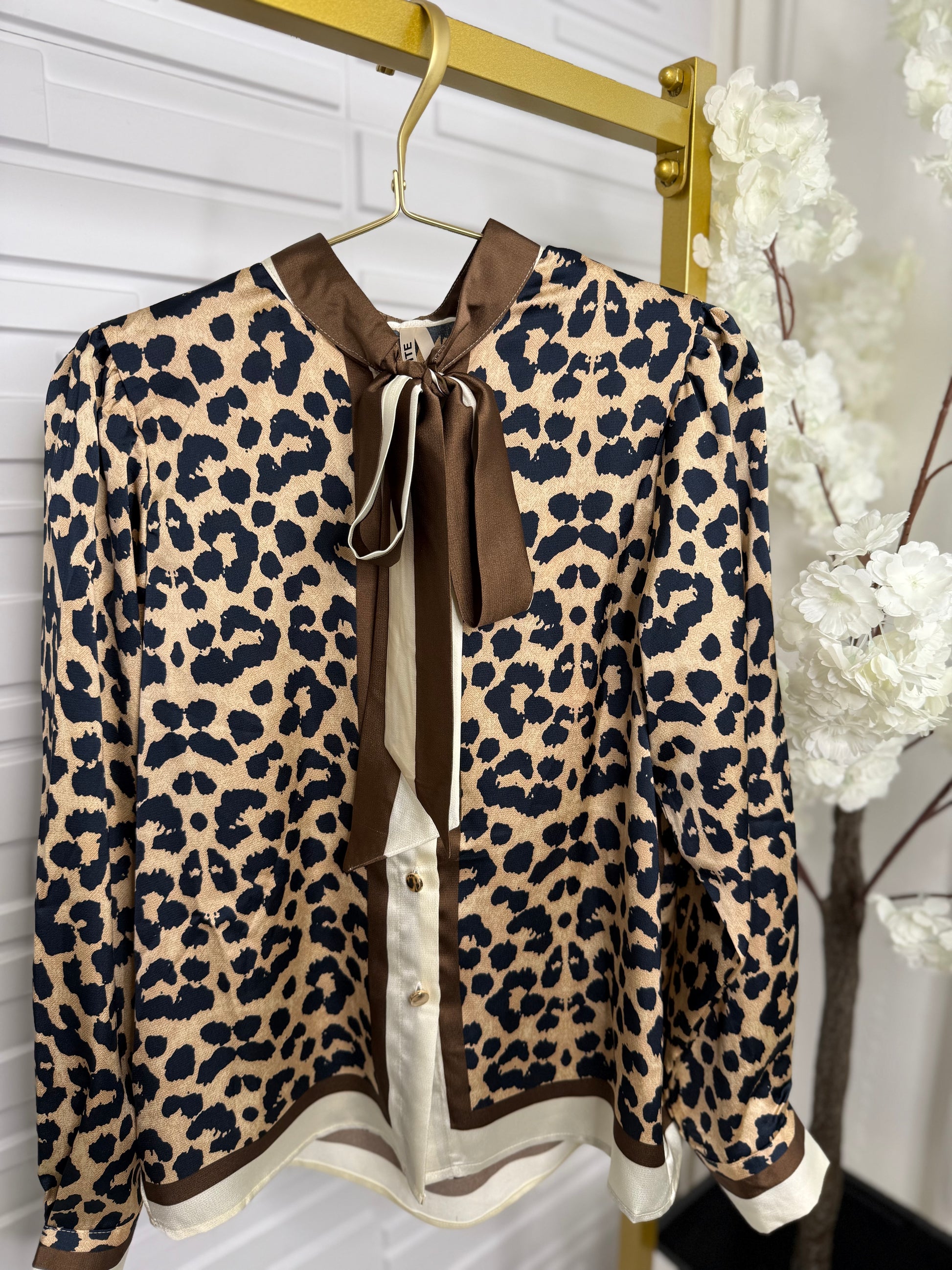 Leopard Pussy Bow