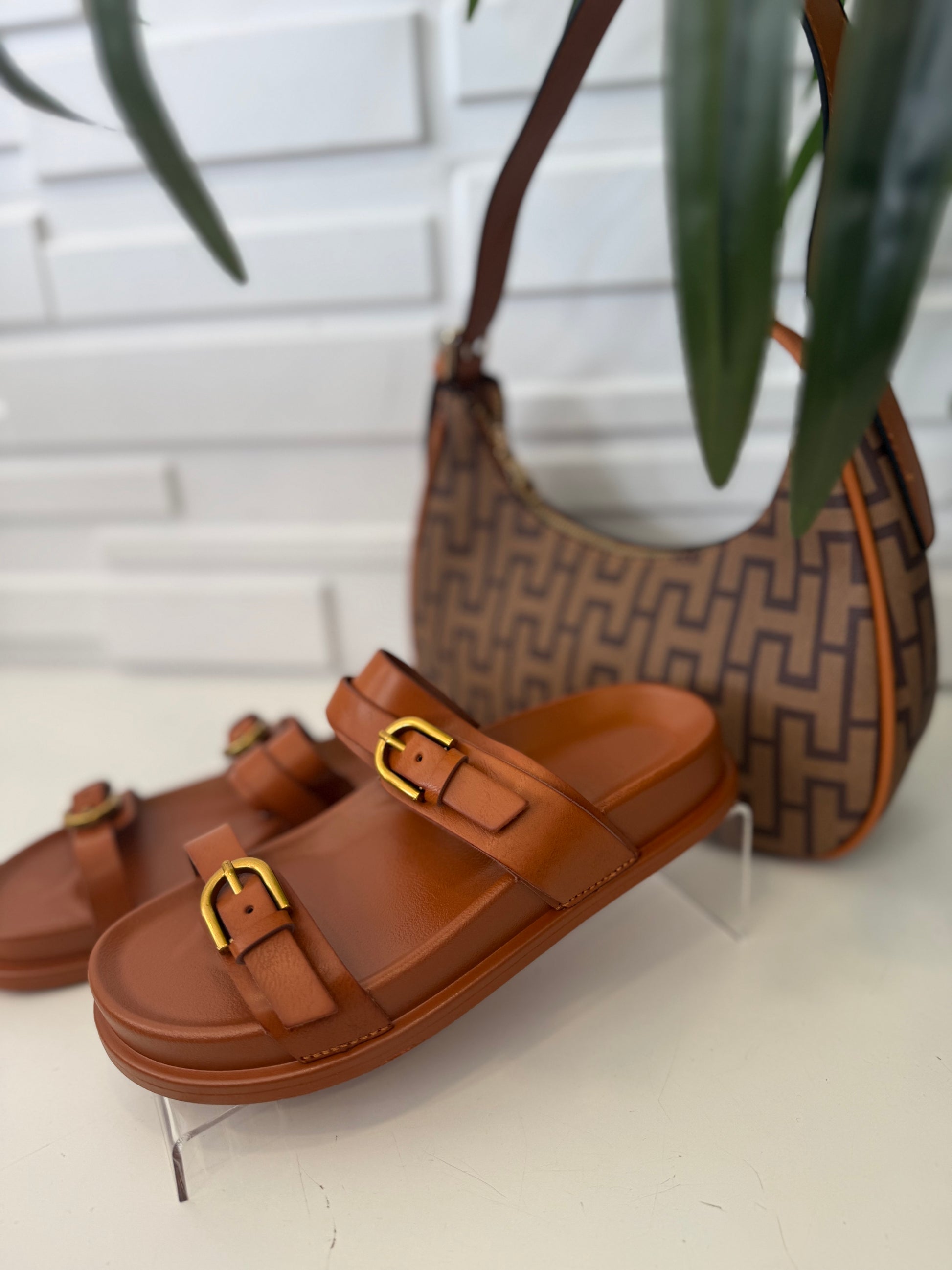 “Mel” Buckle Sliders