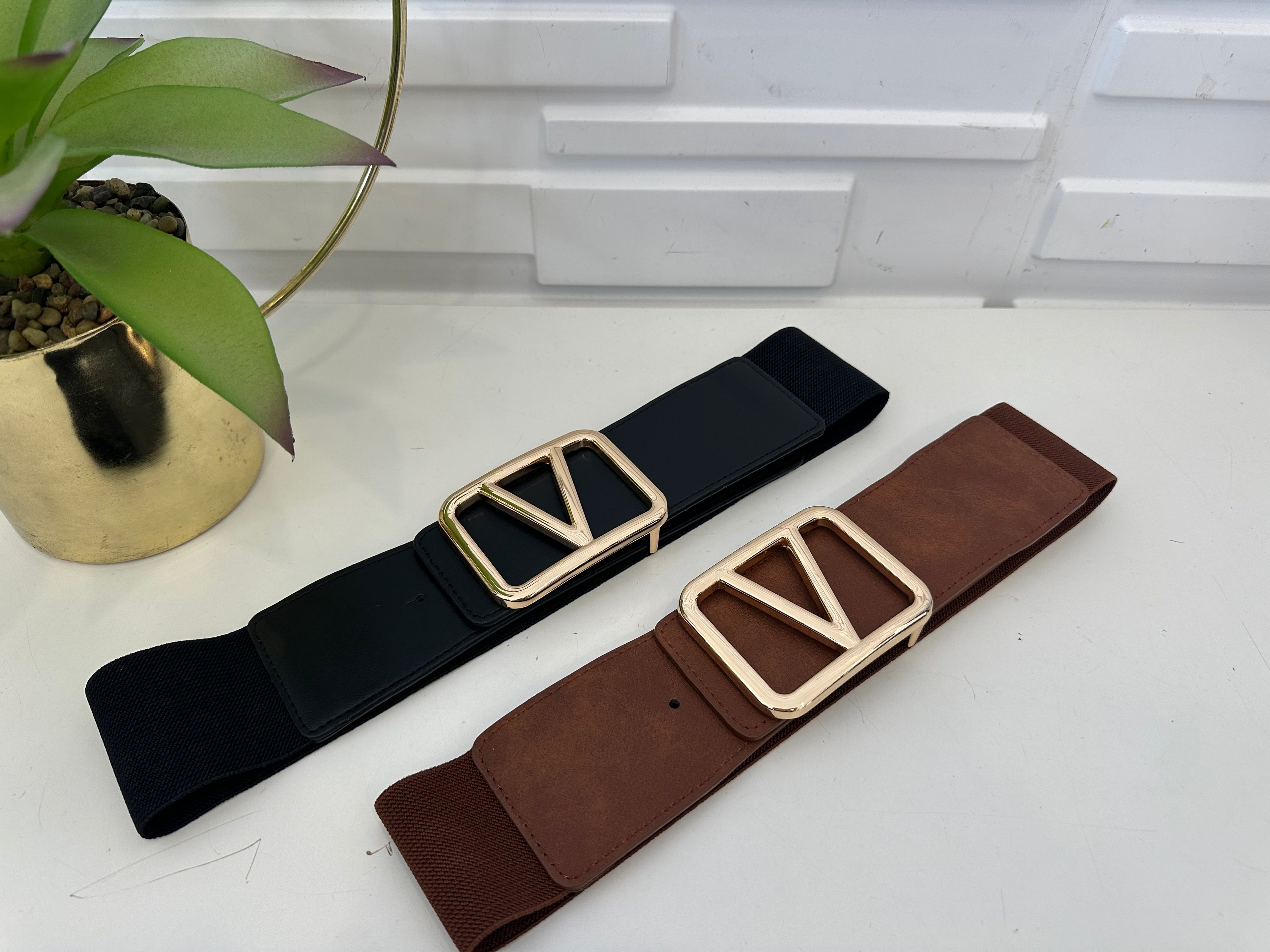 “Valerie” Elastic Waist Belt With Gold V