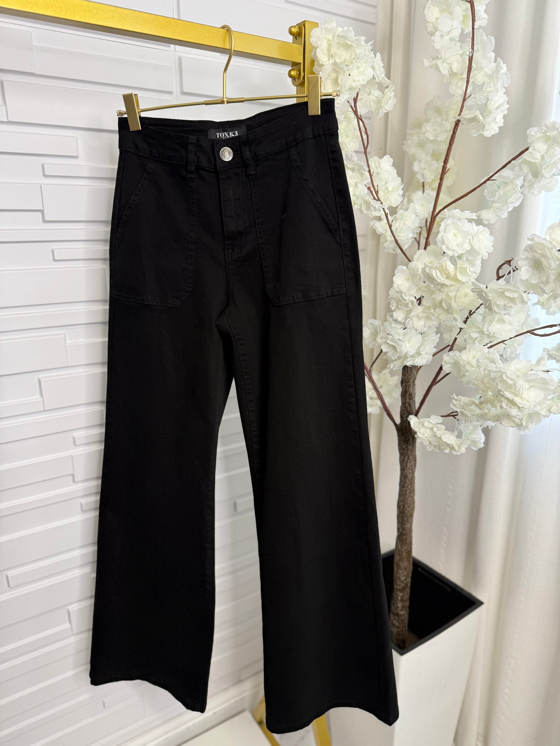 “Toxic” Patch Pocket Wide Leg Jeans (Recommend Size Down)