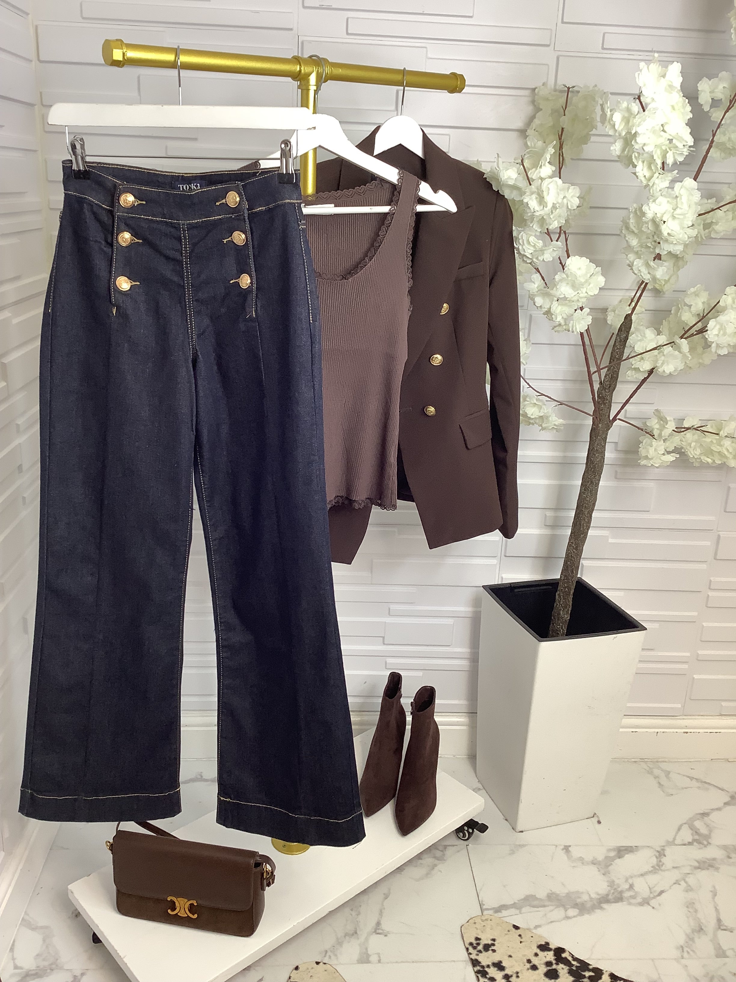 Toxic Gold Button Flare Jean (recommend to size down)