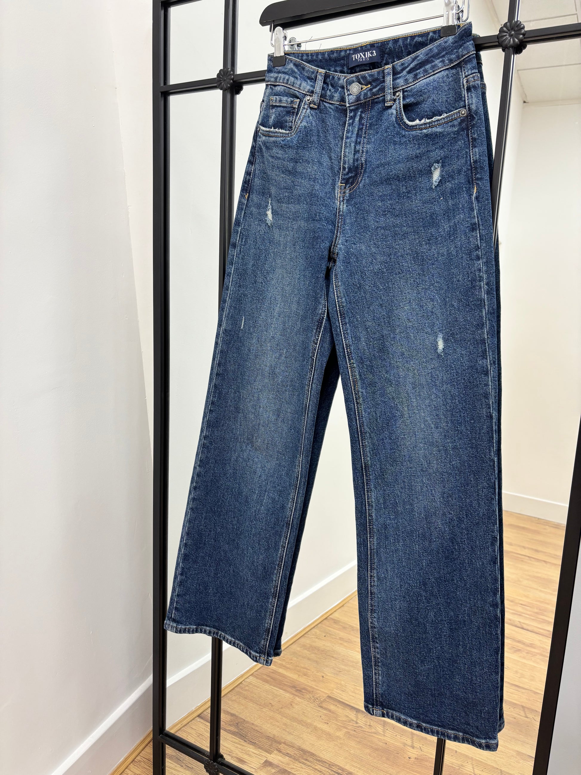 Distressed Straight Leg Jean
