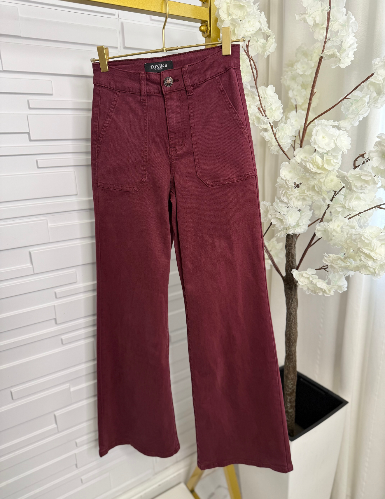 “Toxic” Patch Pocket Wide Leg Jeans ( Recommend size down)
