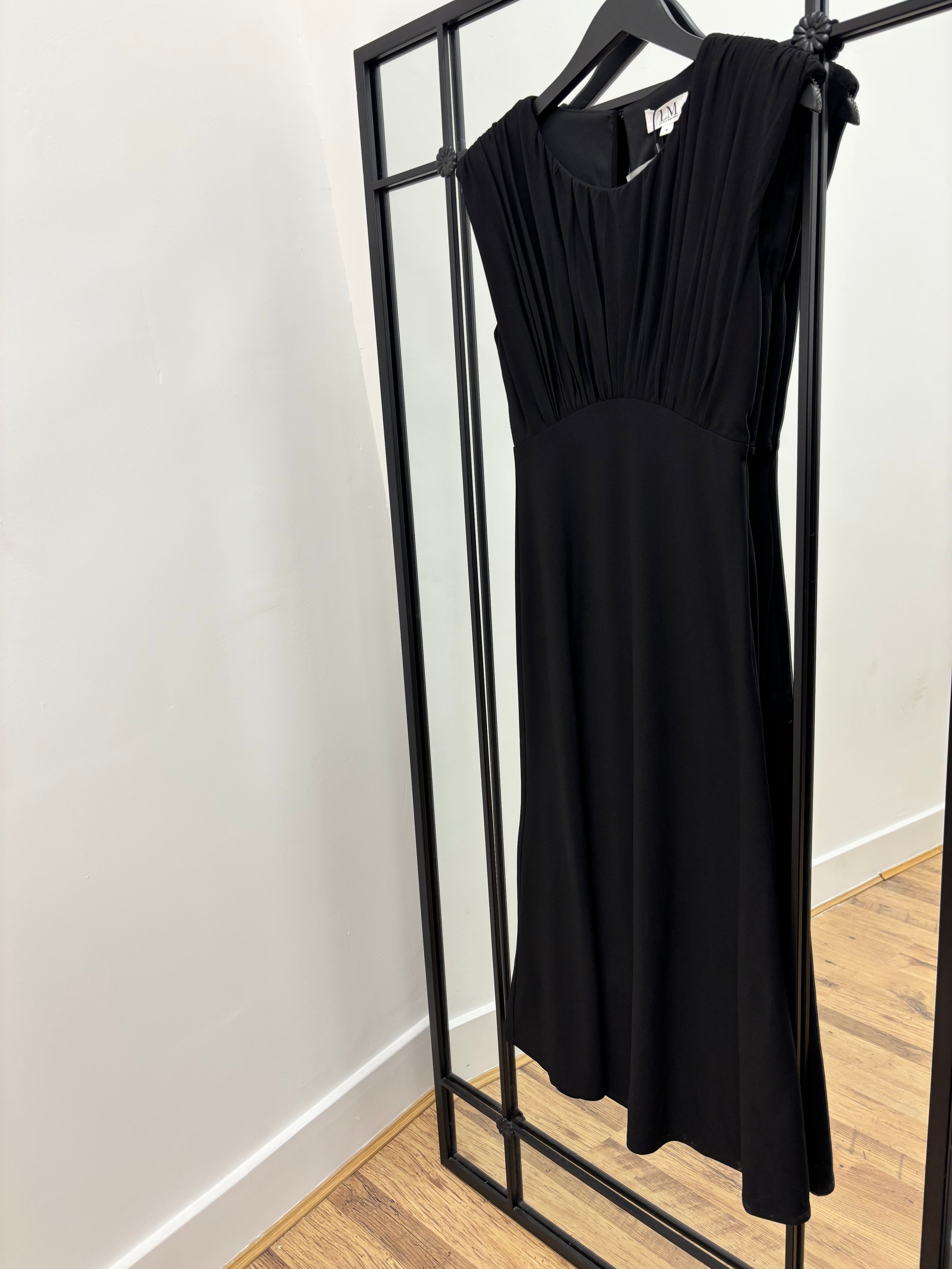 “Bella” Size 8 Pleated Detail Midi Dress