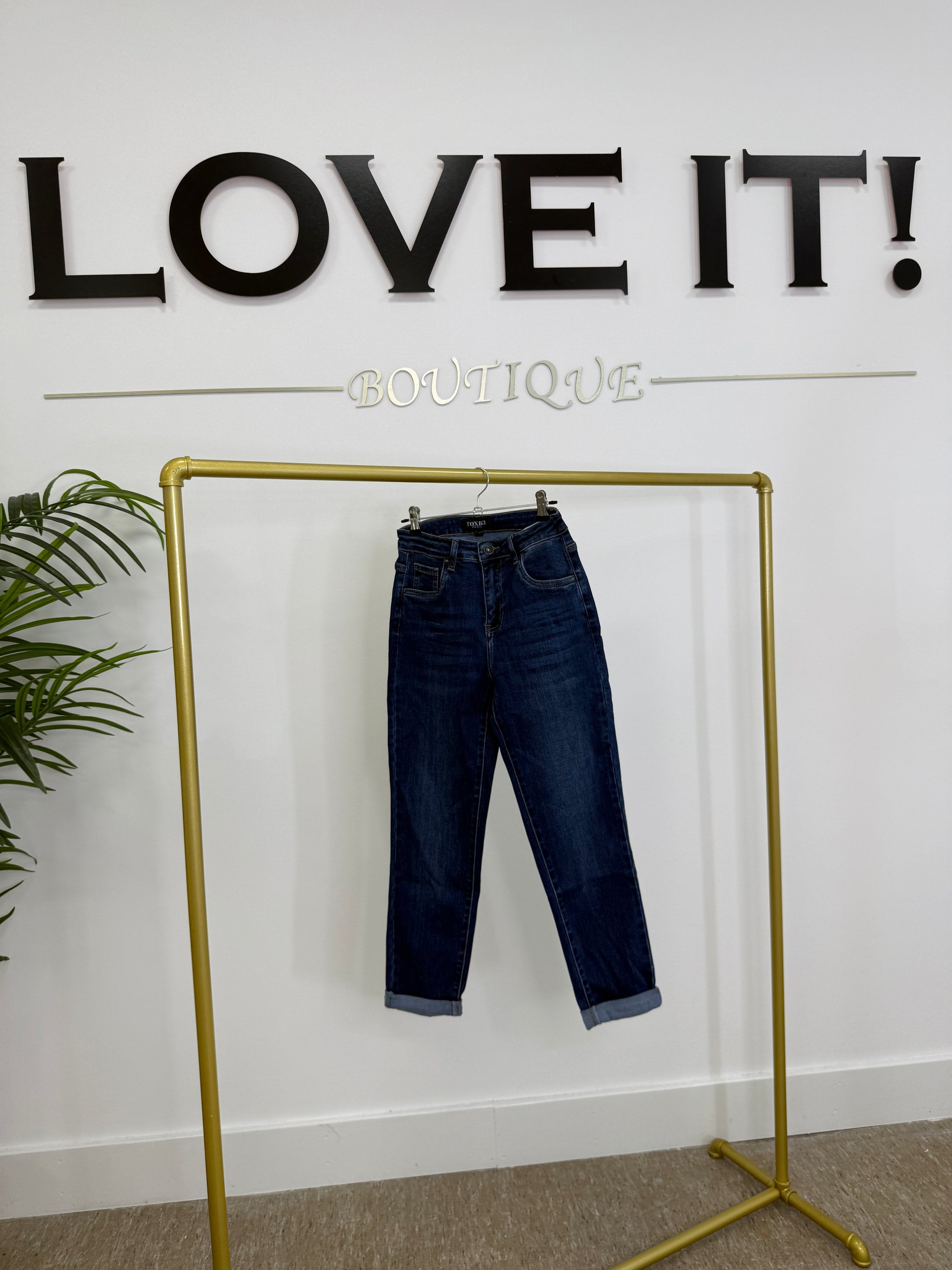 Toxic Boyfriend Jeans (recommend size down)