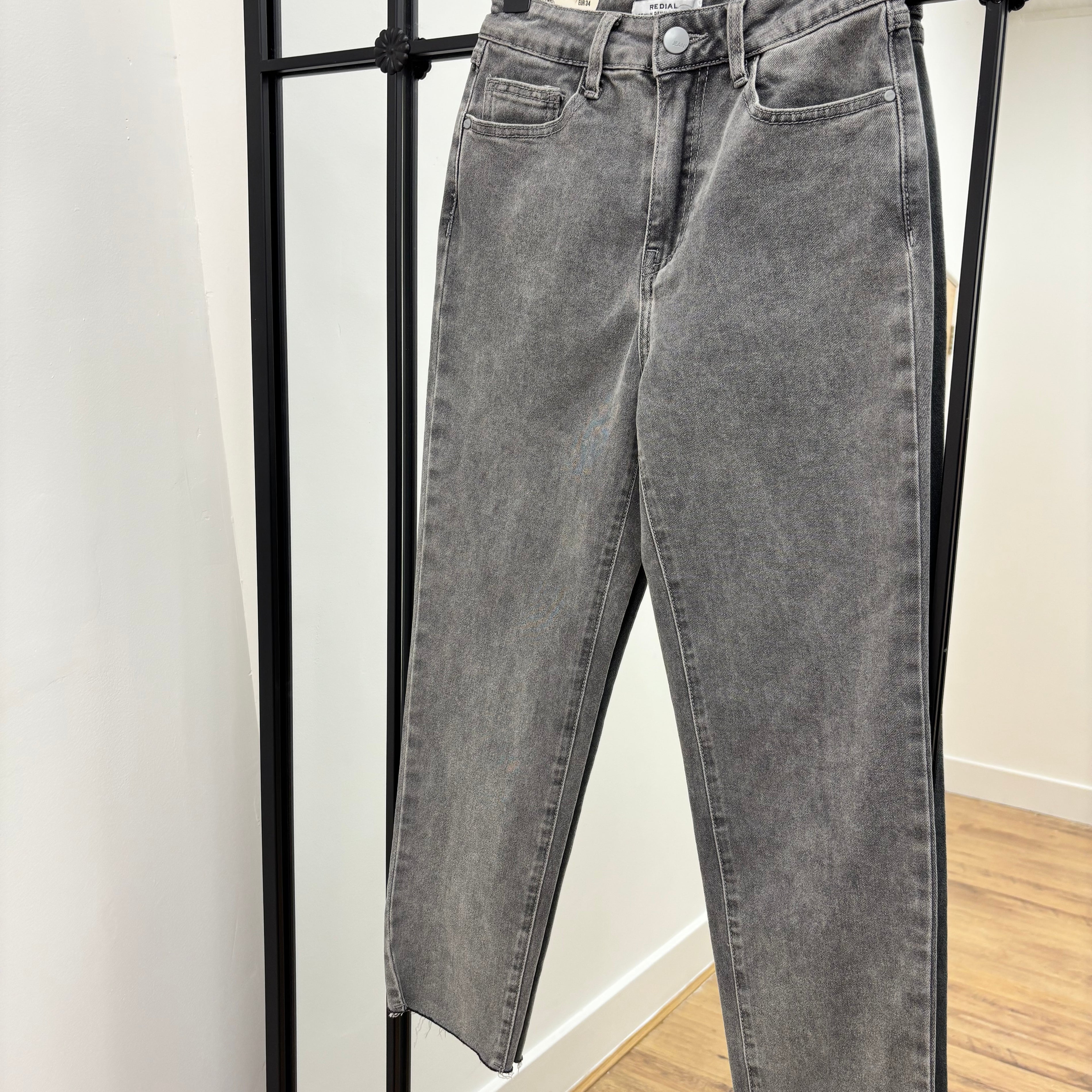 Ankle Grazer Grey Jean