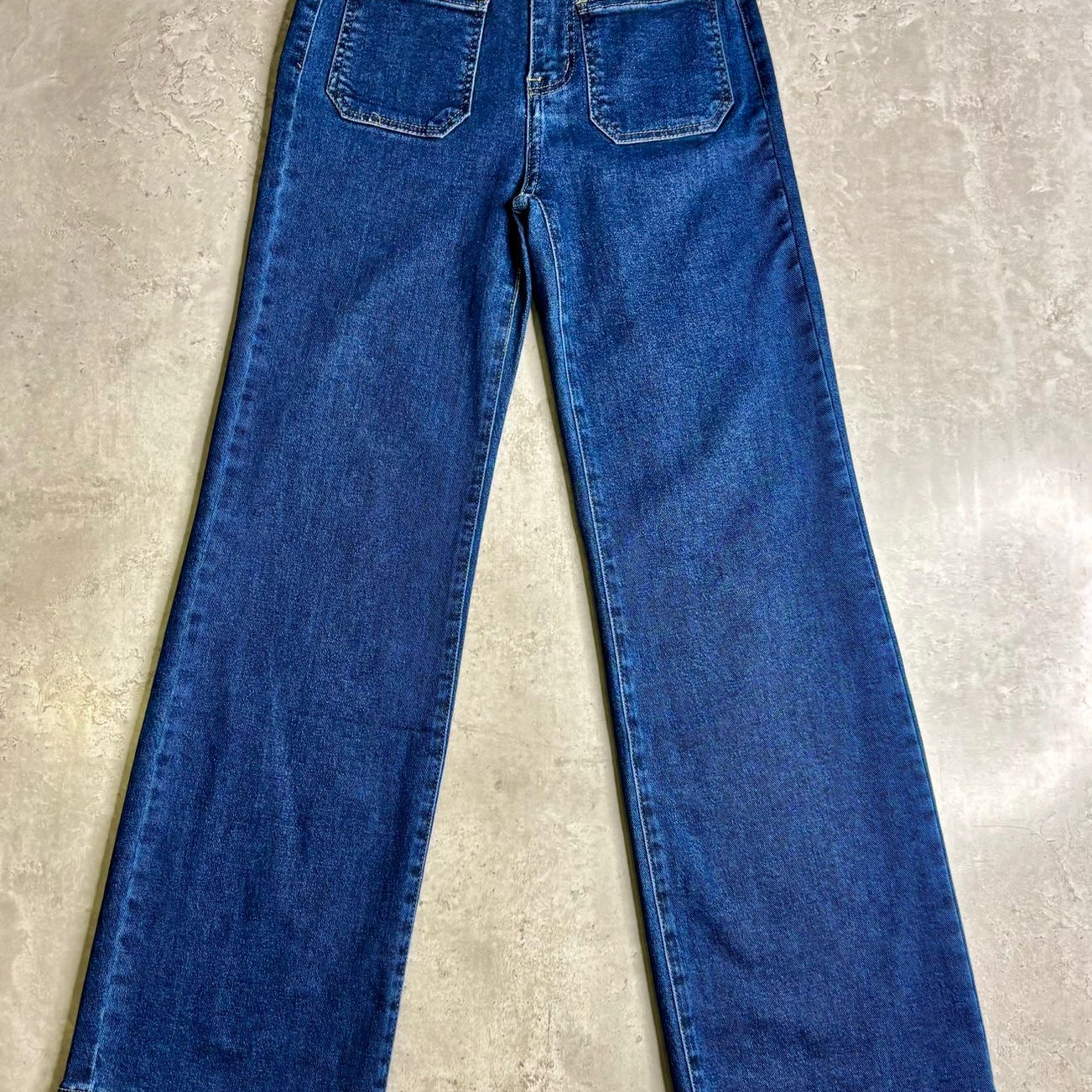 “Christie” Wide Leg Patch Pocket Jeans ( size down 😉)