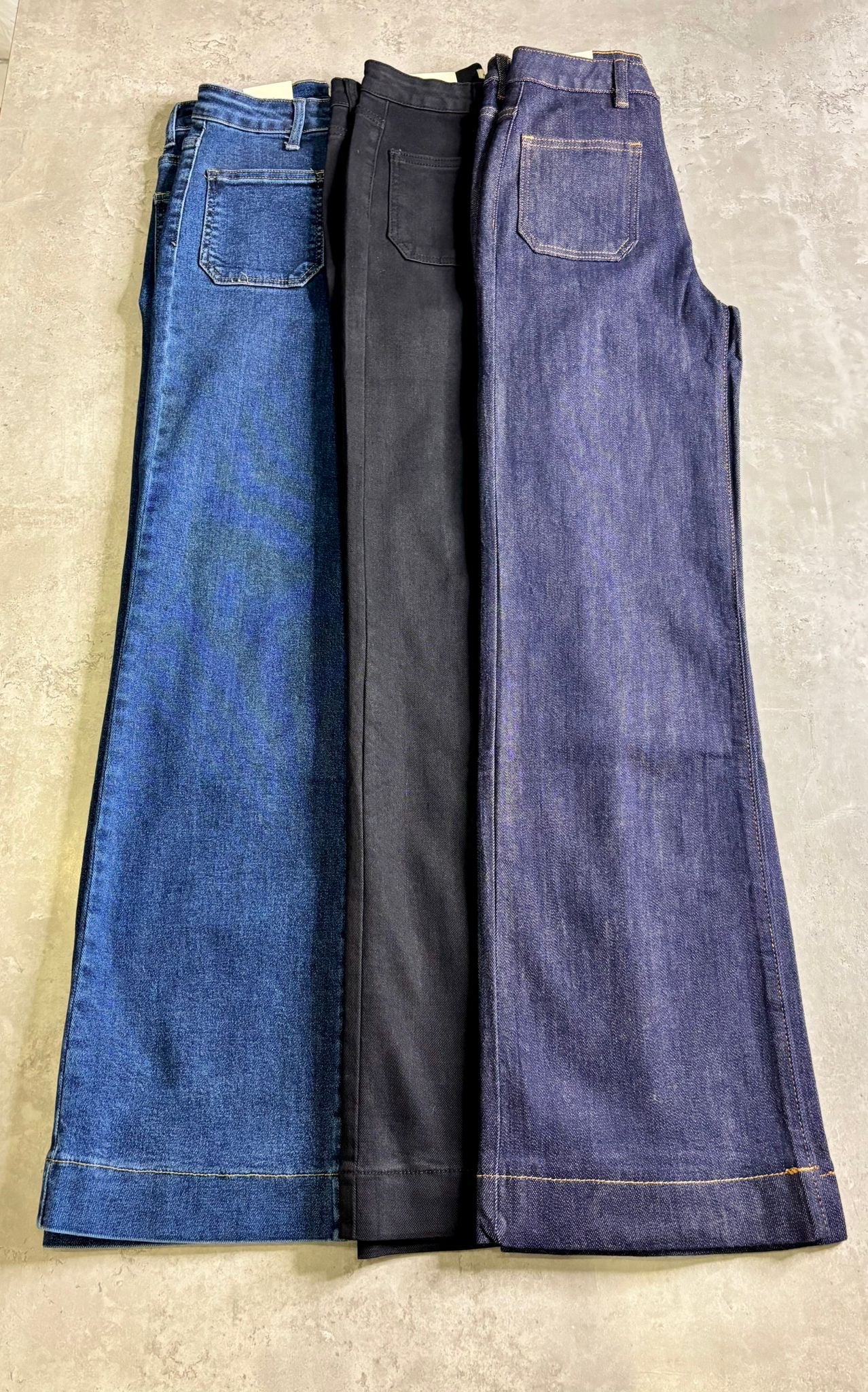 “Christie” Wide Leg Patch Pocket Jeans ( size down 😉)